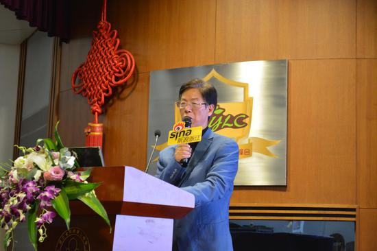 杭州第二中学校长尚可