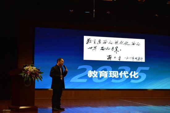吉林大学莱姆顿学院副院长何曜